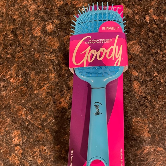 Goody® Detangle It Paddle Brush, 1 CT - Picture 3 of 3